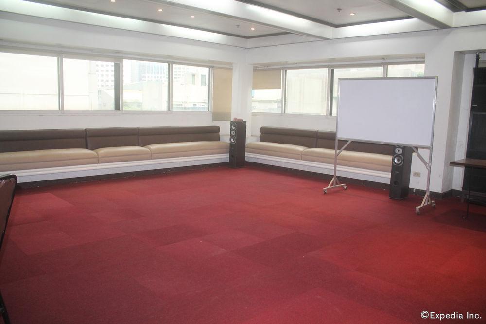 The Charter House Hotel Makati City Exterior photo